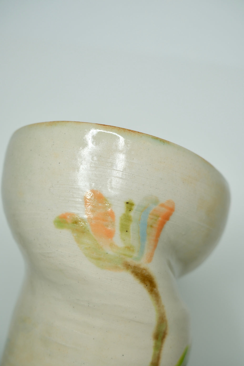 Little vase called “flower spaceship”