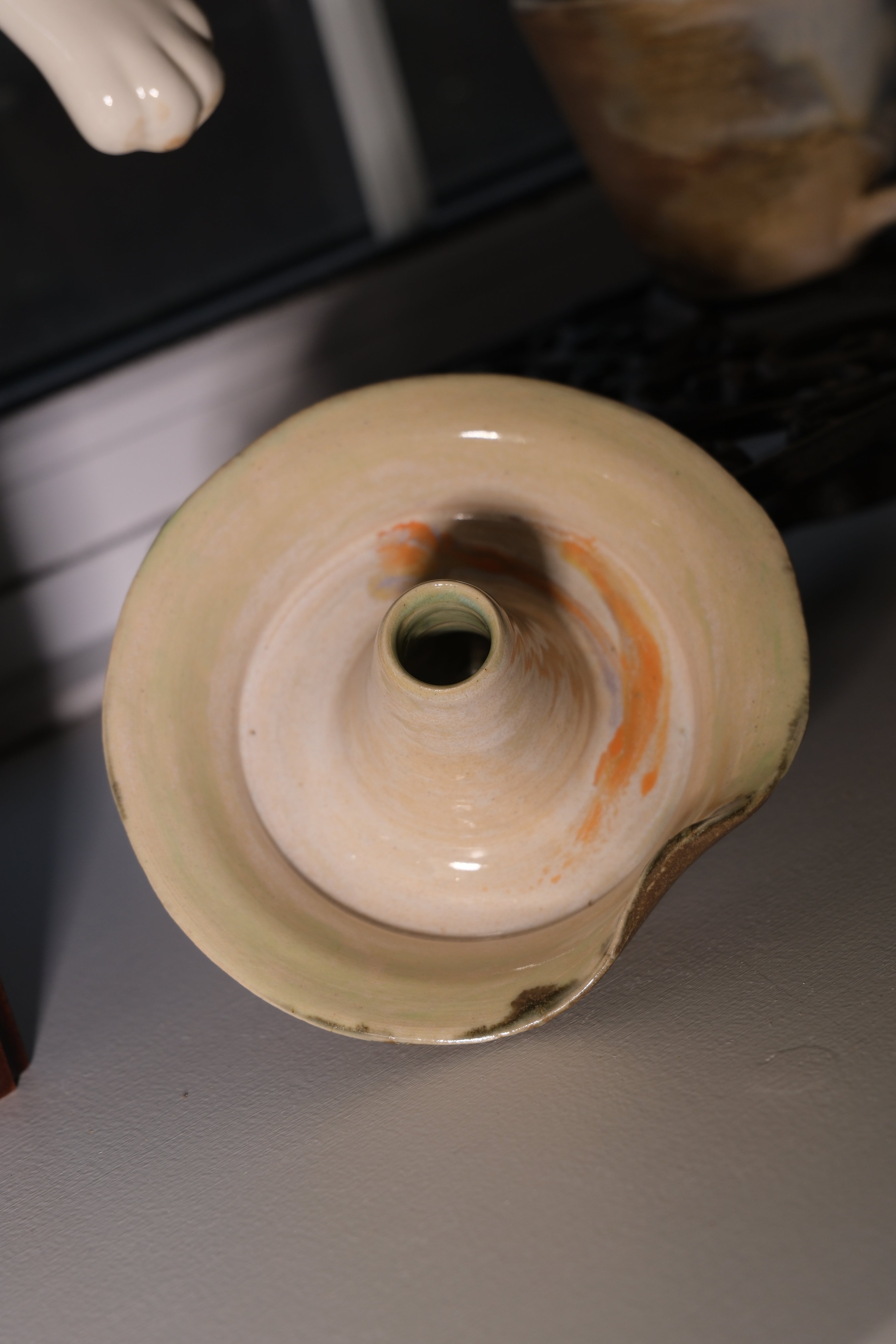 Whisk holder called “fountain of dune”
