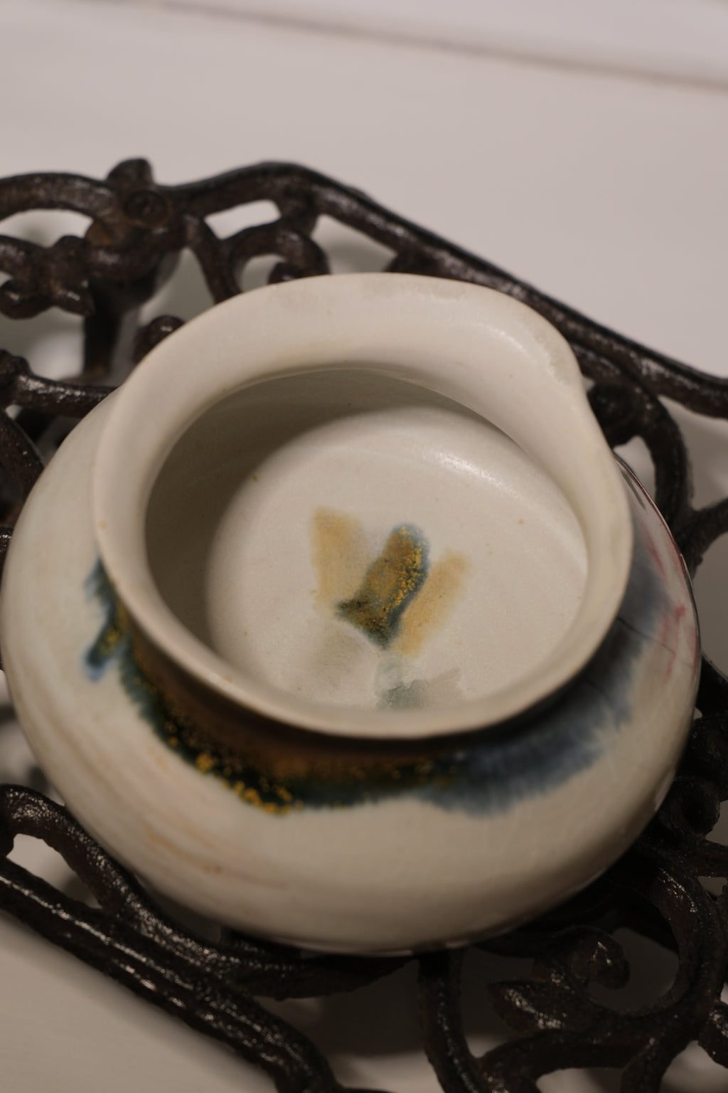 Pot called “Bitter Bottom”