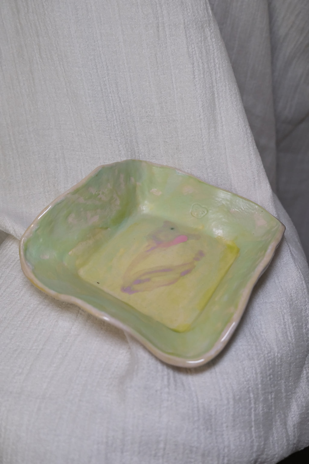Square plate called “invisible spring time”