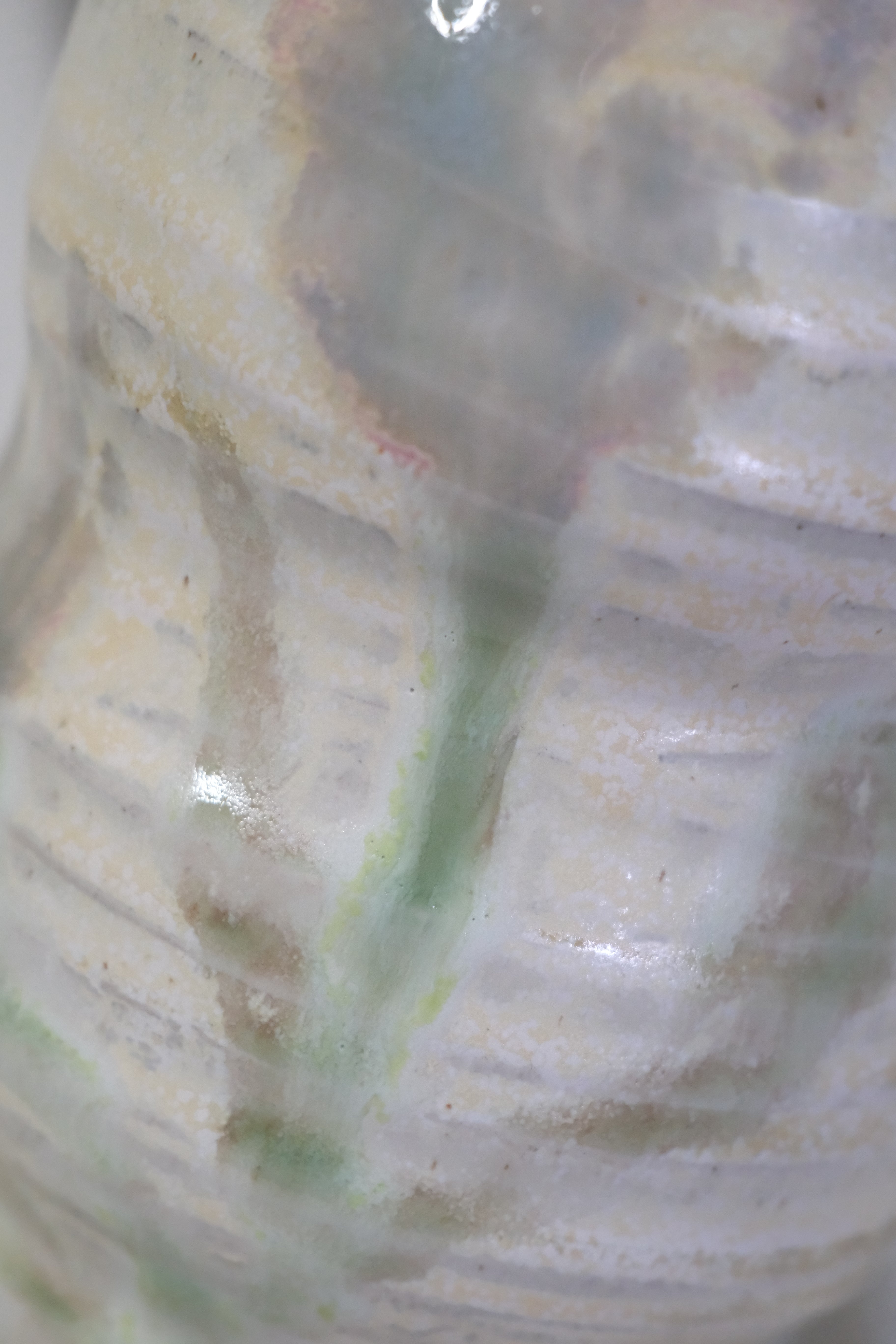 Vase called “the pearl and the glasshopper”