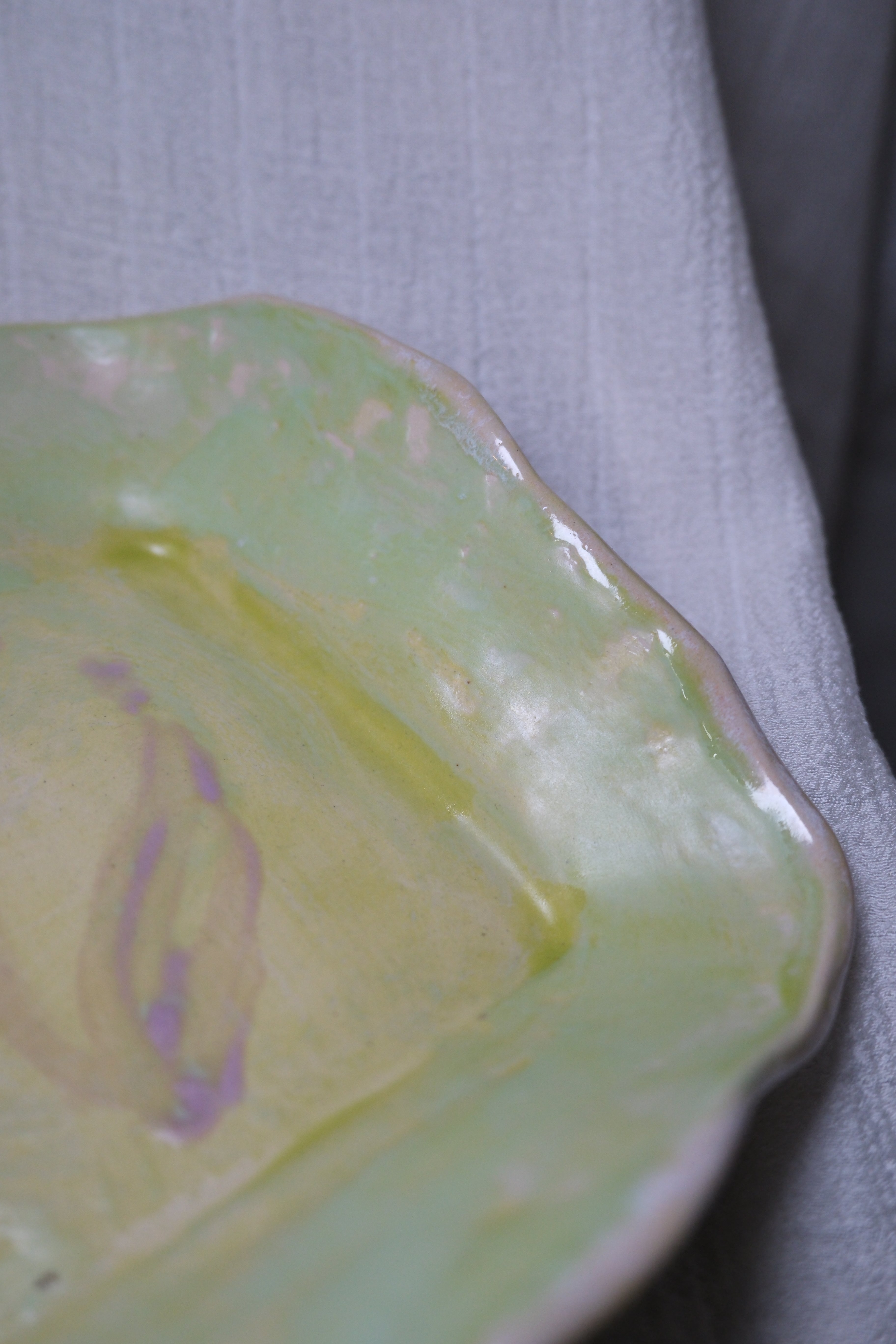 Square plate called “invisible spring time”