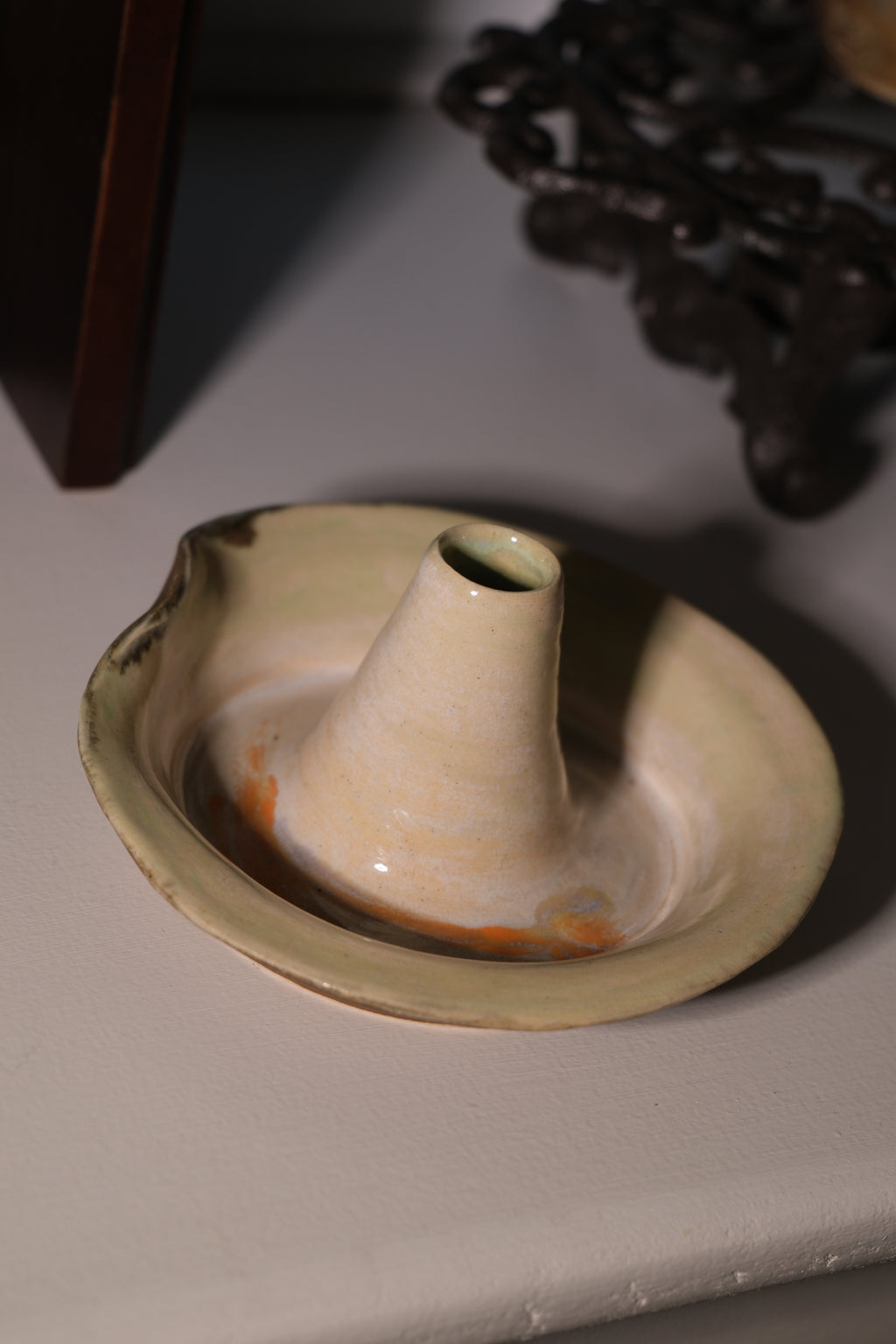 Whisk holder called “fountain of dune”