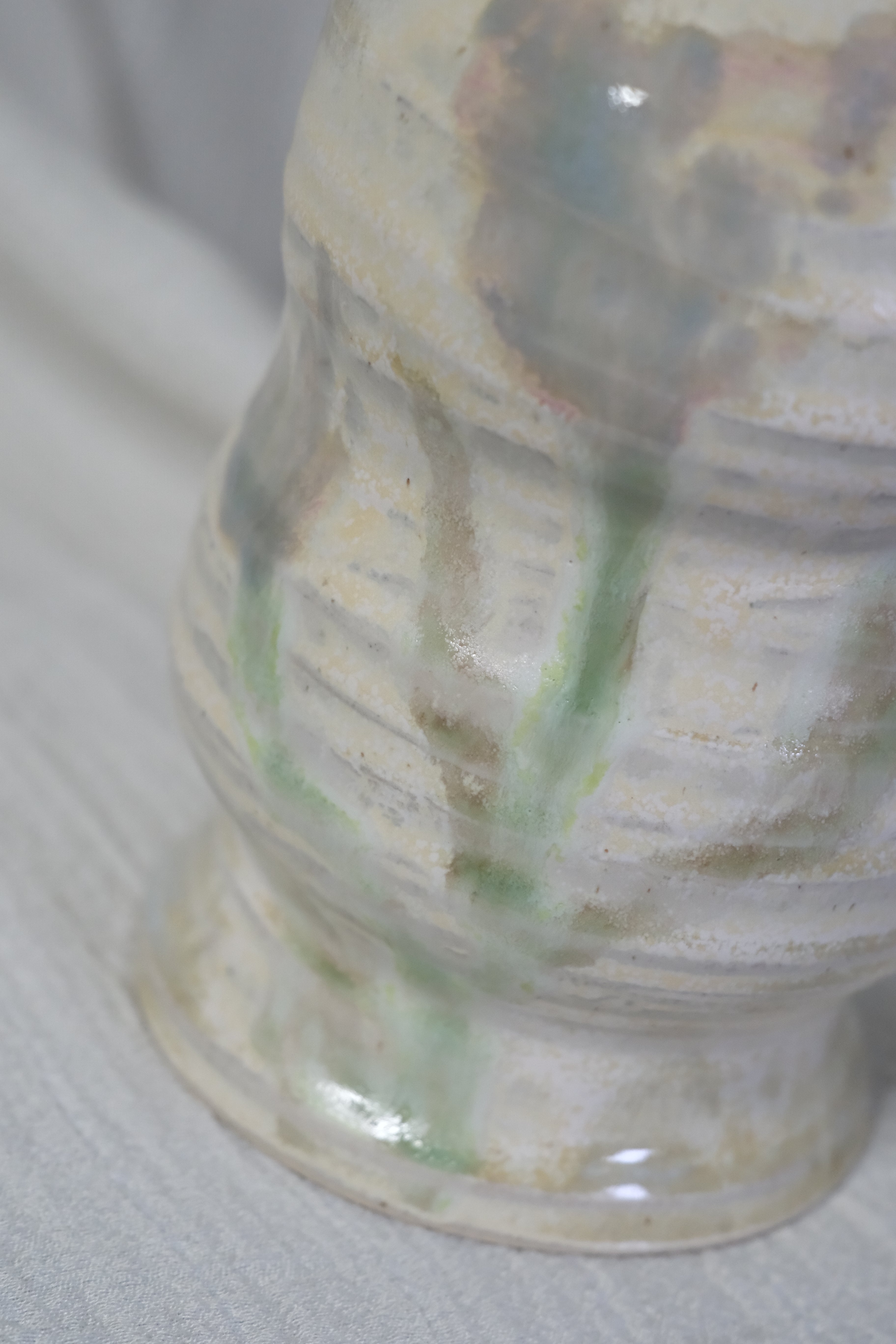 Vase called “the pearl and the glasshopper”