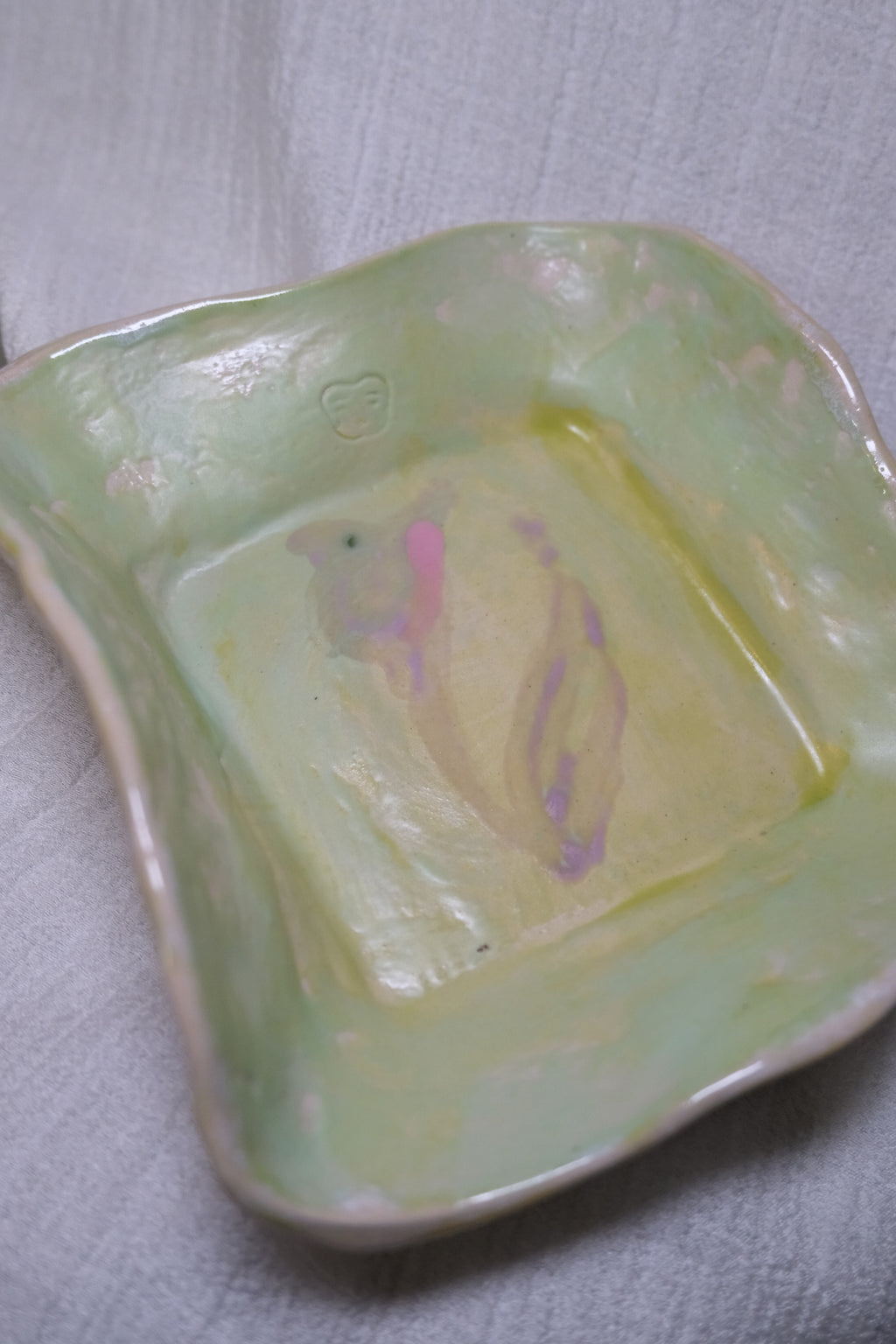Square plate called “invisible spring time”