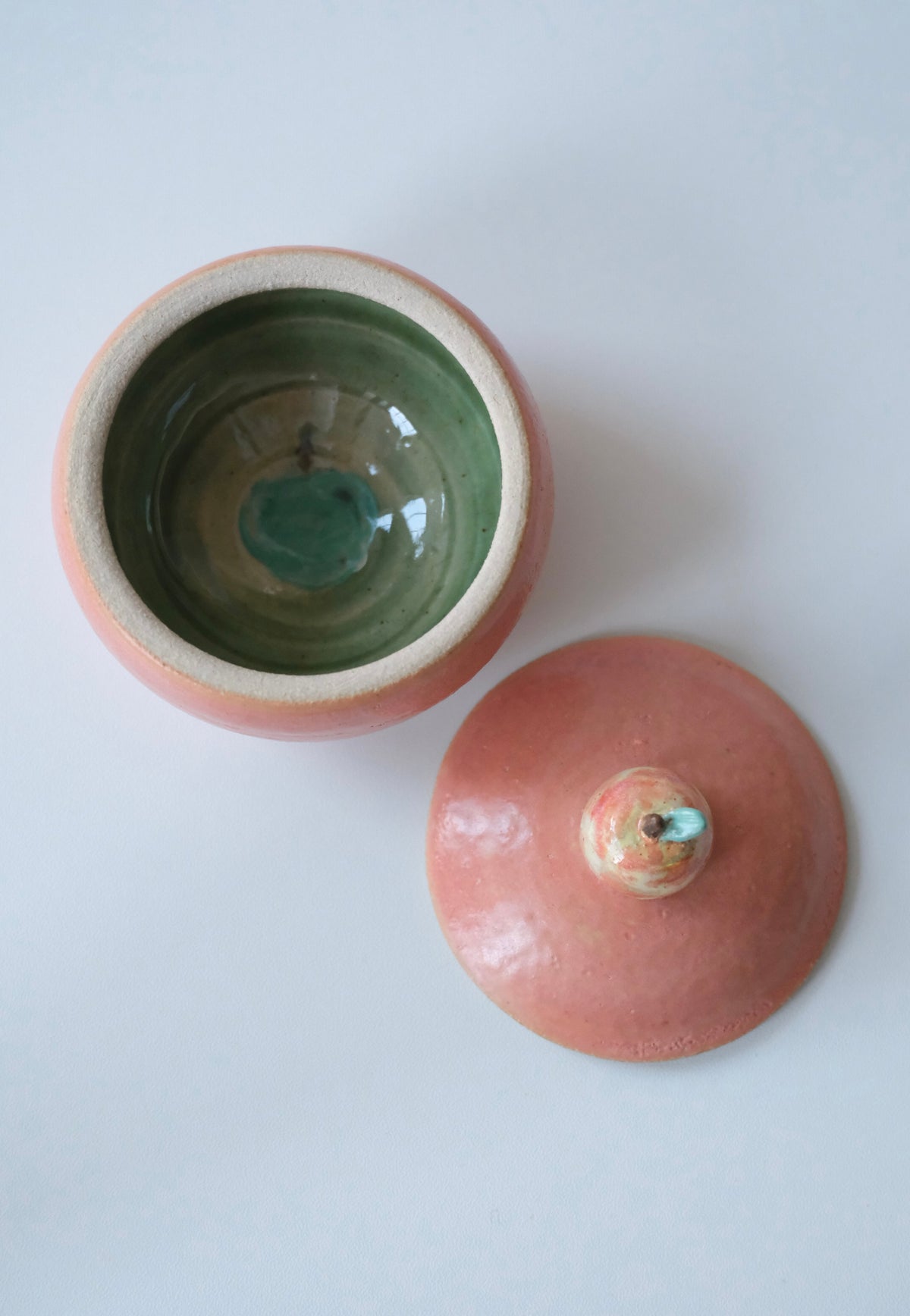 Pot called “green apple inside the mandarin”