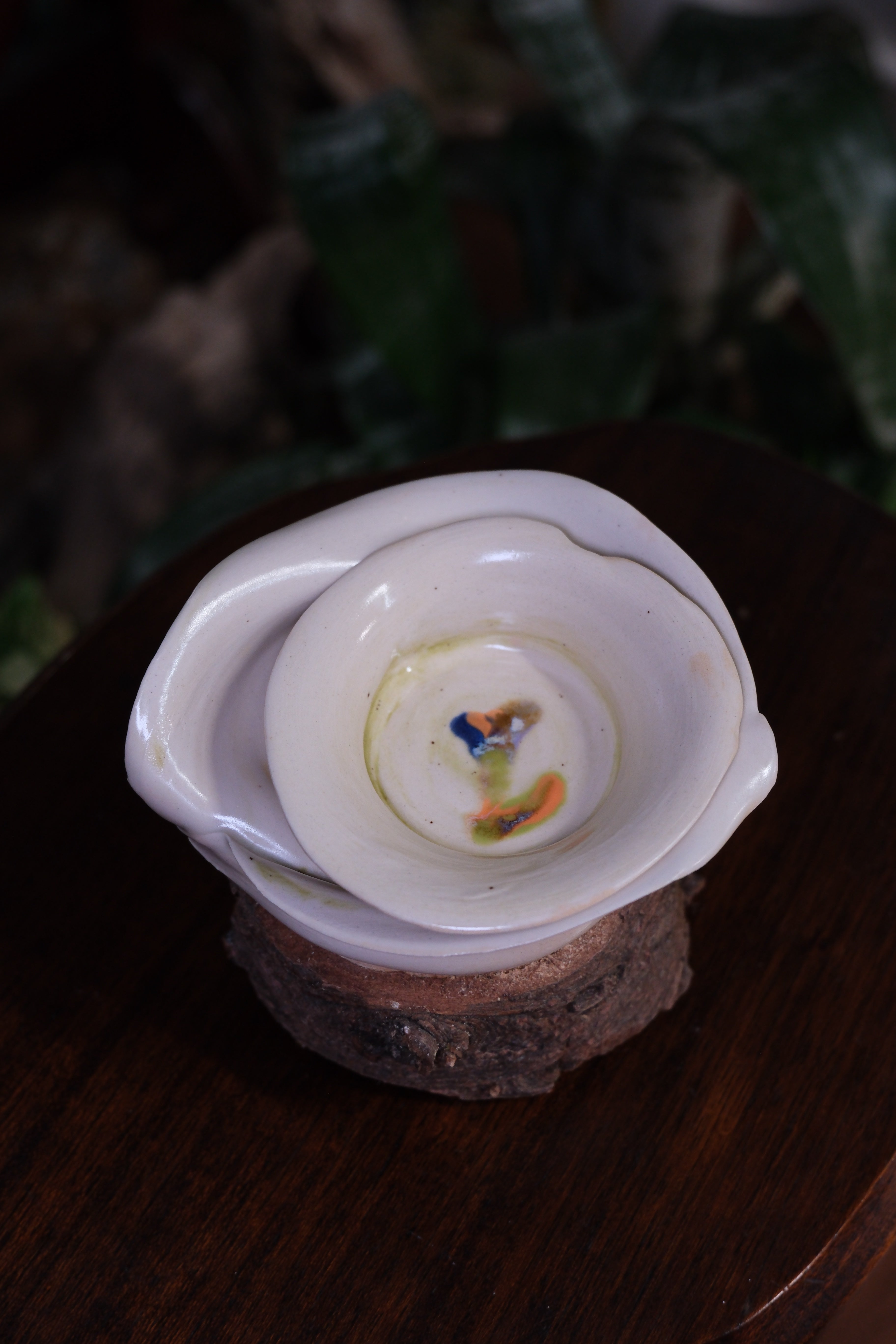 Small flower tray called “babysitter”