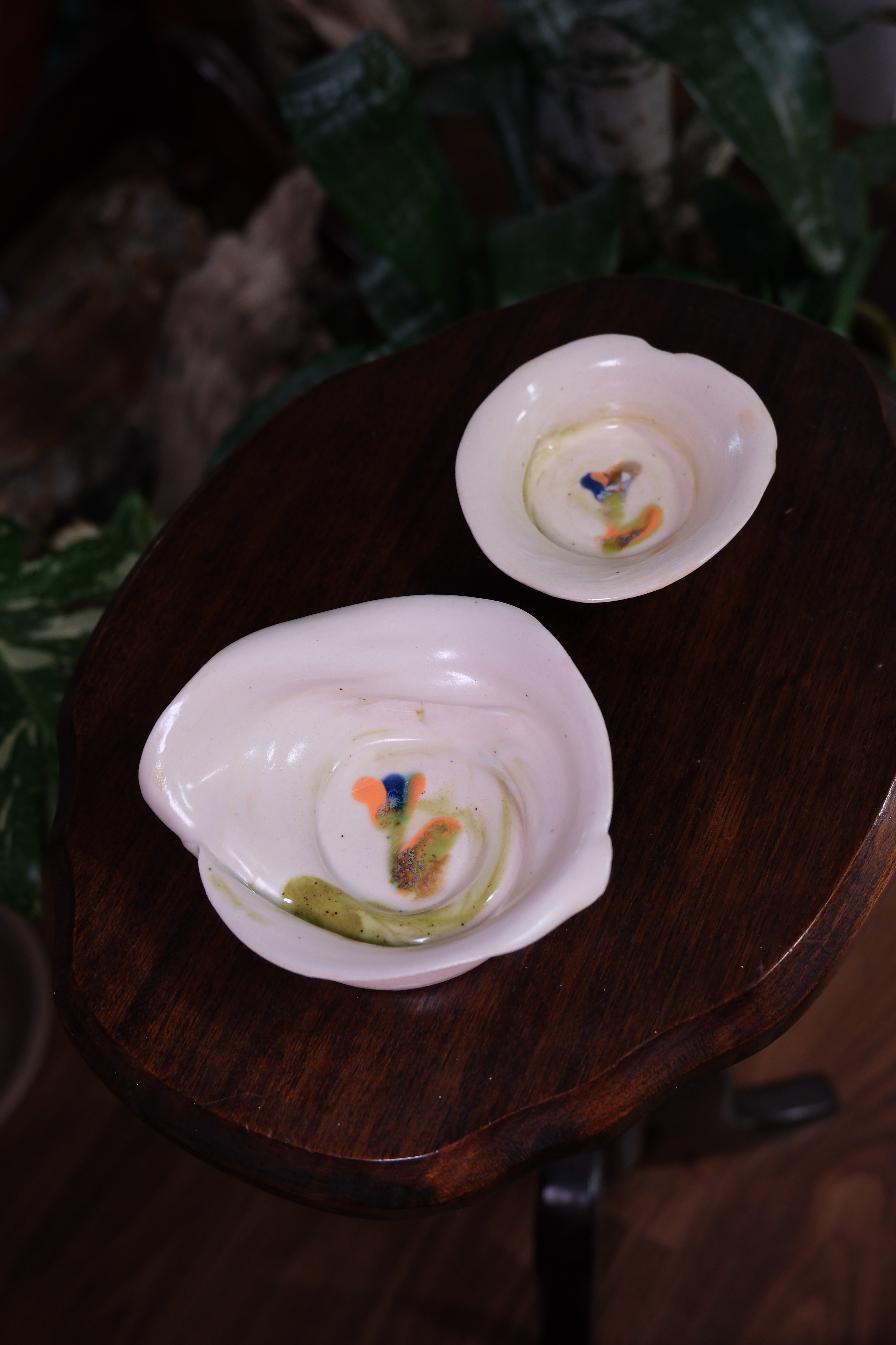 Small flower tray called “babysitter”