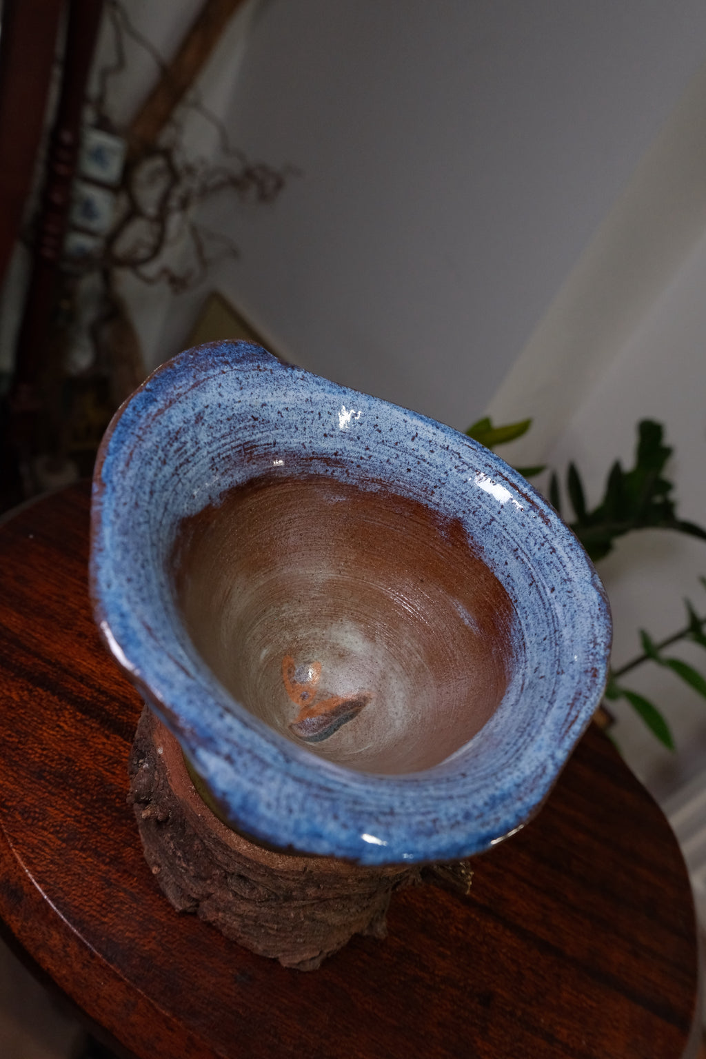 A pot called “why blue”